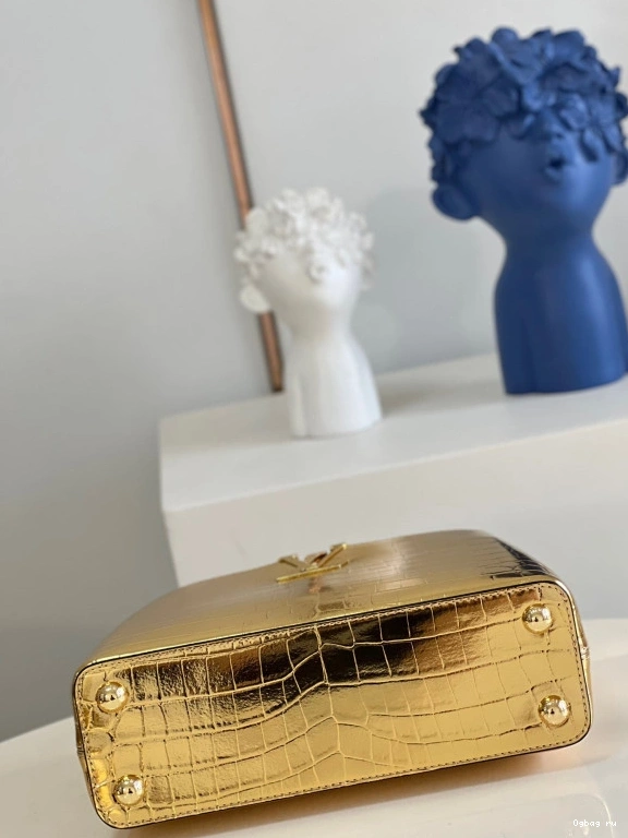 CAPUCINES LOUIS VUITTON BB 0824